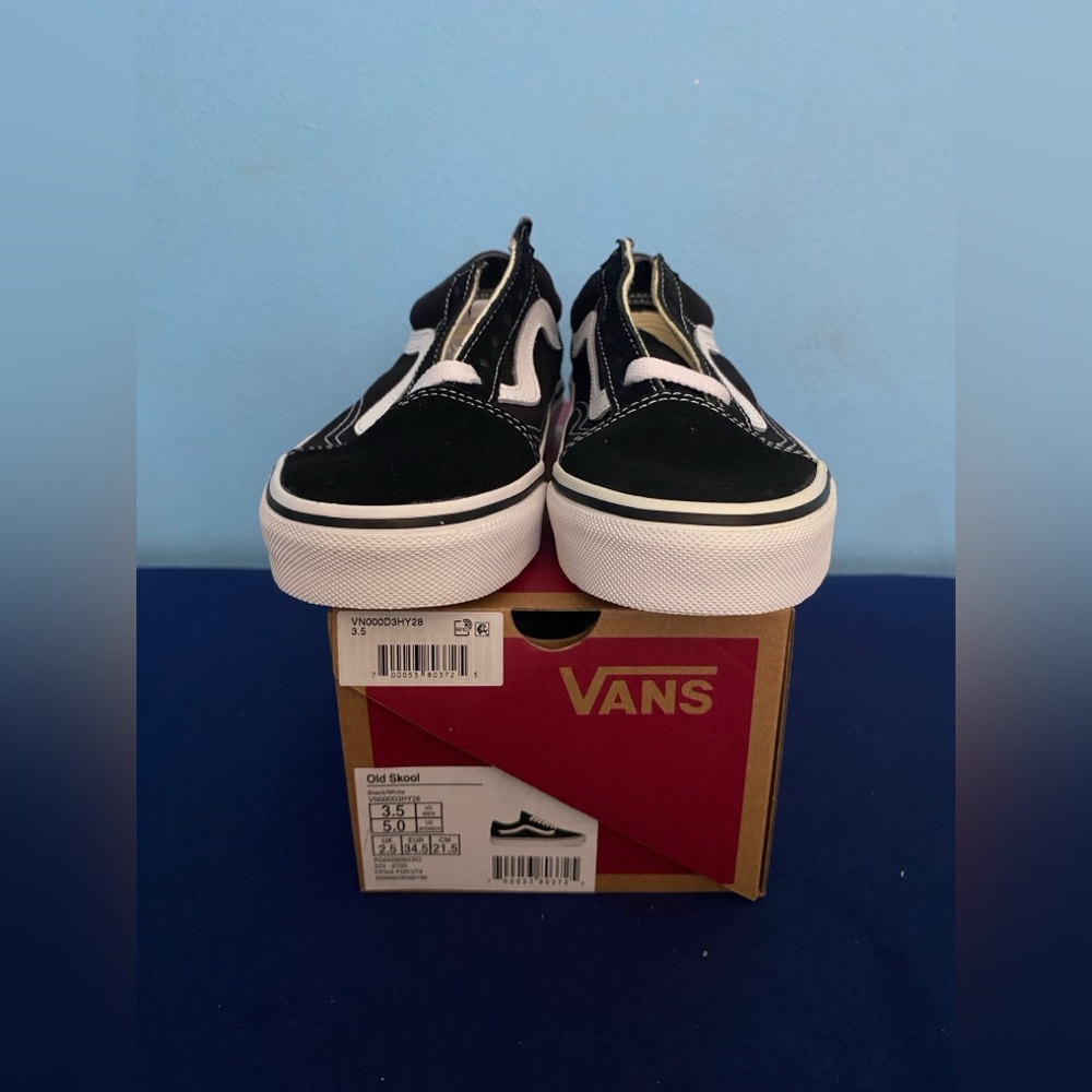 Vans Old Skool Black/White Size 5 Women (New)